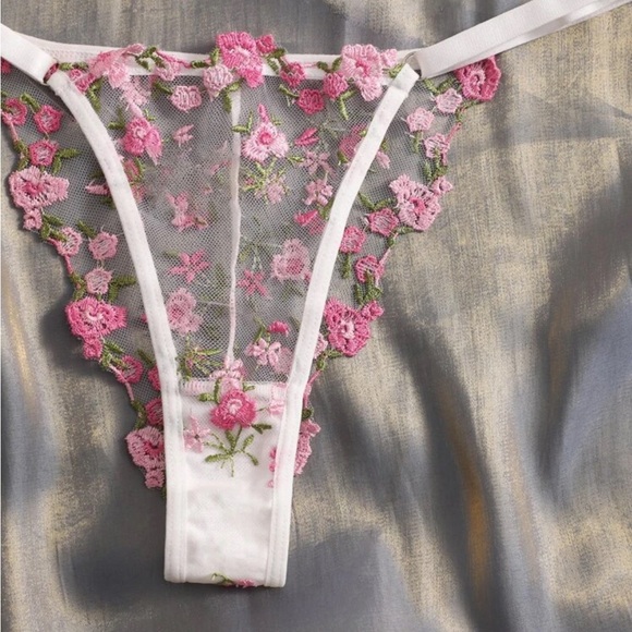 Fairytale - Underwire Set by SilkRose Lingerie - Picture 3 of 6